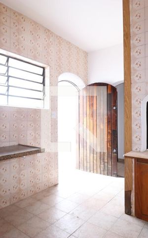 Casa para alugar com 120m², 2 quartos e 2 vagasCozinha