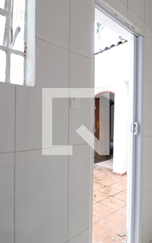 Casa para alugar com 120m², 2 quartos e 2 vagasBanheiro de serviço