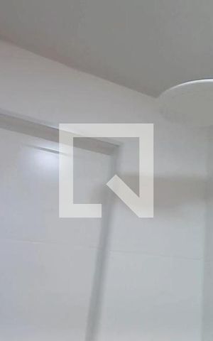 Studio para alugar com 30m², 1 quarto e sem vaga Studio para alugar com 30m², 1 quarto e sem vagaBanheiro
