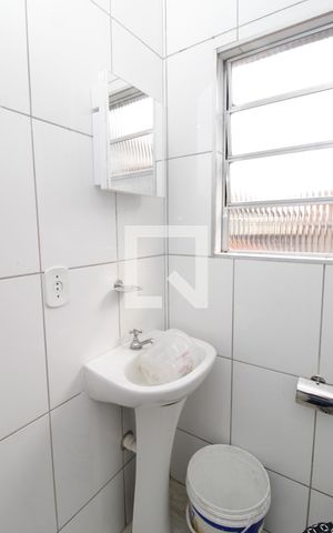 Casa para alugar com 100m², 2 quartos e 2 vagasBanheiro