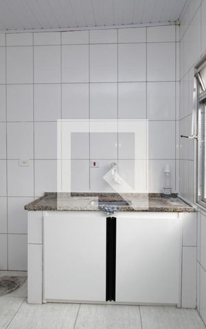 Casa para alugar com 100m², 2 quartos e 2 vagasCozinha