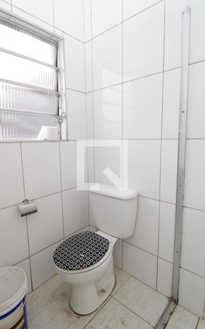 Casa para alugar com 100m², 2 quartos e 2 vagasBanheiro