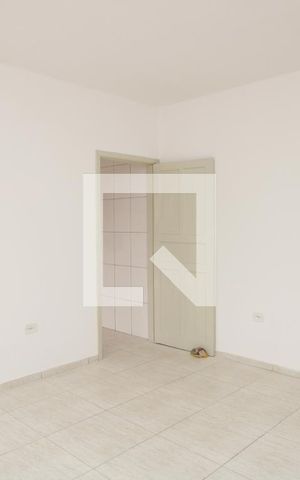 Casa para alugar com 100m², 2 quartos e 2 vagasSala
