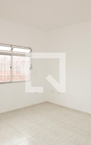 Casa para alugar com 100m², 2 quartos e 2 vagasSala