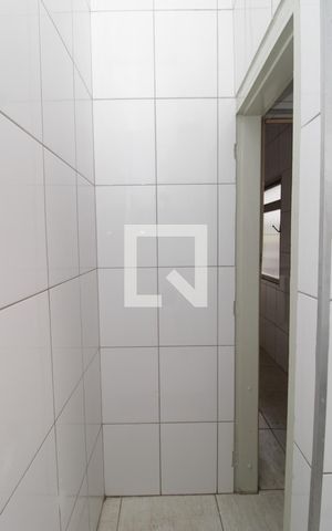 Casa para alugar com 100m², 2 quartos e 2 vagasBanheiro