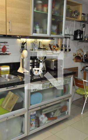 Apartamento à venda com 134m², 4 quartos e 2 vagasCozinha