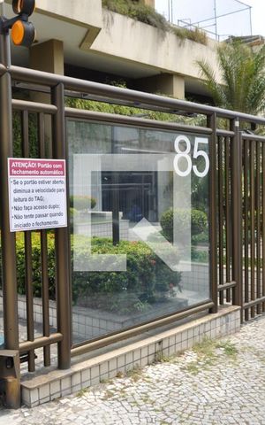 Apartamento à venda com 134m², 4 quartos e 2 vagasFachada