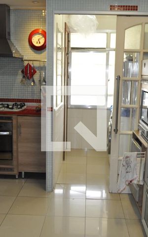 Apartamento à venda com 134m², 4 quartos e 2 vagasCozinha