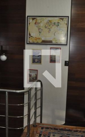 Apartamento à venda com 134m², 4 quartos e 2 vagasEscada