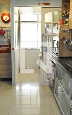 Apartamento à venda com 134m², 4 quartos e 2 vagasCozinha