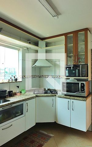 Casa à venda com 246m², 3 quartos e 3 vagasCozinha