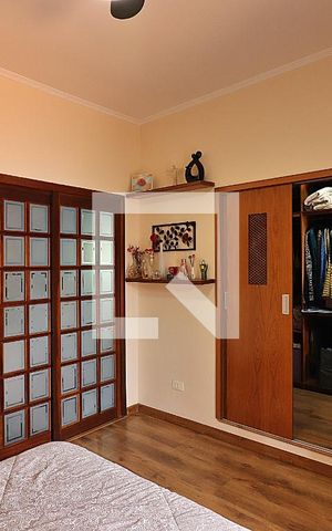 Casa à venda com 246m², 3 quartos e 3 vagasQuarto 1 - Suíte