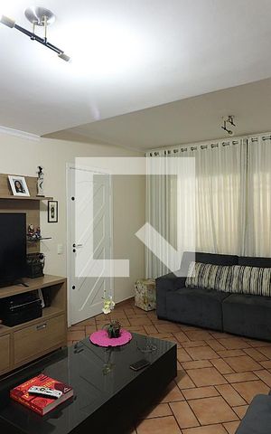 Casa à venda com 246m², 3 quartos e 3 vagasSala