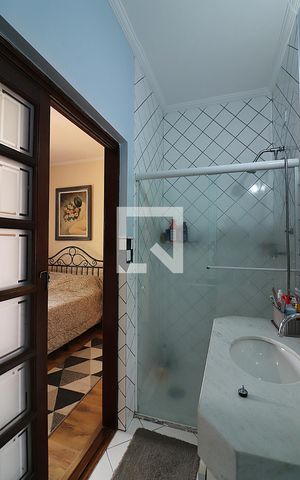 Casa à venda com 246m², 3 quartos e 3 vagasQuarto 1 - Suíte Banheiro