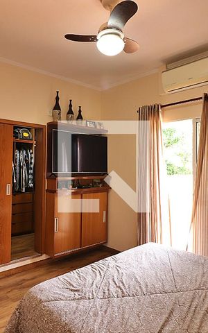 Casa à venda com 246m², 3 quartos e 3 vagasQuarto 1 - Suíte