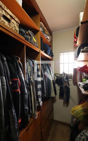 Casa à venda com 246m², 3 quartos e 3 vagasQuarto 1 - Suíte Closet