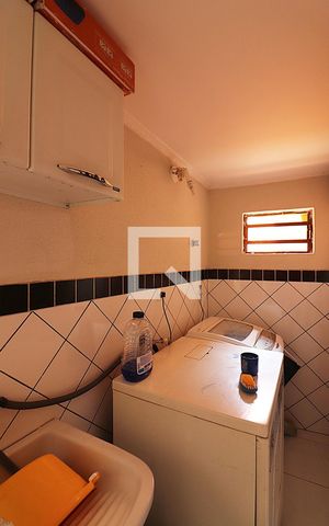 Casa à venda com 246m², 3 quartos e 3 vagasÁrea de Serviço