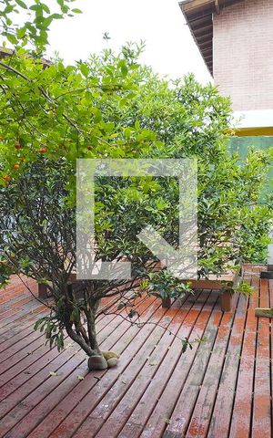 Casa para alugar com 110m², 2 quartos e 2 vagasPátio