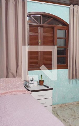 Casa para alugar com 110m², 2 quartos e 2 vagasSuíte 1