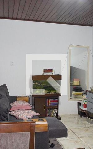 Casa para alugar com 110m², 2 quartos e 2 vagasSala