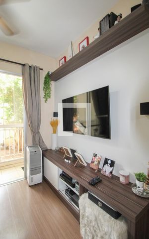 Apartamento à venda com 72m², 3 quartos e 2 vagas Apartamento à venda com 72m², 3 quartos e 2 vagasSala