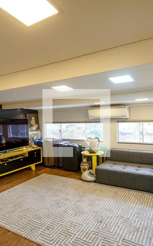 Casa de condomínio à venda com 165m², 3 quartos e 2 vagas Casa de condomínio à venda com 165m², 3 quartos e 2 vagasSótão