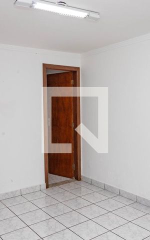 Casa à venda com 313m², 4 quartos e 3 vagas Casa à venda com 313m², 4 quartos e 3 vagasEdícula - sala