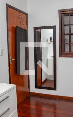 Casa à venda com 313m², 4 quartos e 3 vagas Casa à venda com 313m², 4 quartos e 3 vagasQuarto 4