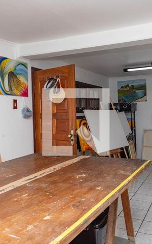 Casa à venda com 313m², 4 quartos e 3 vagas Casa à venda com 313m², 4 quartos e 3 vagasSalão