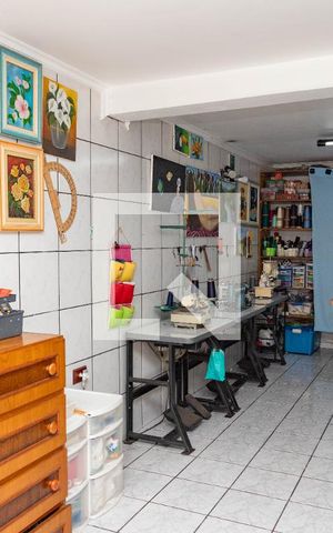 Casa à venda com 313m², 4 quartos e 3 vagas Casa à venda com 313m², 4 quartos e 3 vagasSalão