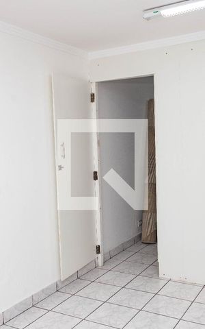 Casa à venda com 313m², 4 quartos e 3 vagas Casa à venda com 313m², 4 quartos e 3 vagasEdícula - sala