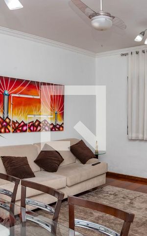 Casa à venda com 313m², 4 quartos e 3 vagas Casa à venda com 313m², 4 quartos e 3 vagasSala