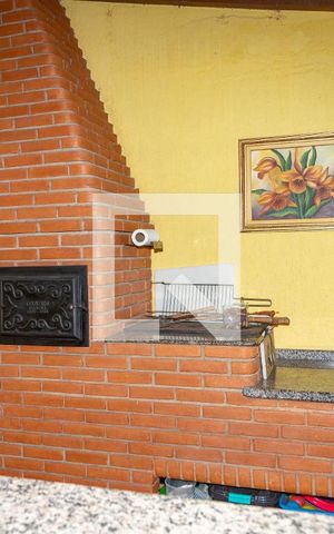 Casa à venda com 313m², 4 quartos e 3 vagas Casa à venda com 313m², 4 quartos e 3 vagasÁrea de lazer - churrasqueira