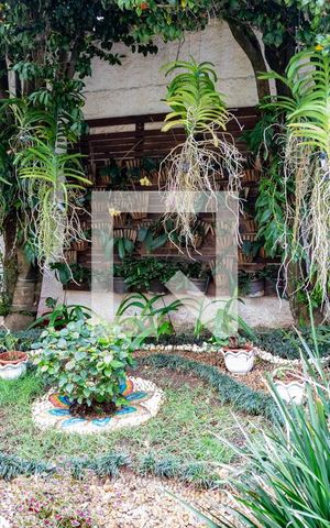 Casa à venda com 313m², 4 quartos e 3 vagas Casa à venda com 313m², 4 quartos e 3 vagasJardim