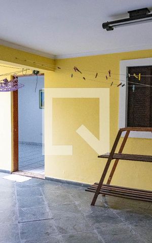 Casa à venda com 313m², 4 quartos e 3 vagas Casa à venda com 313m², 4 quartos e 3 vagasÁrea de serviço