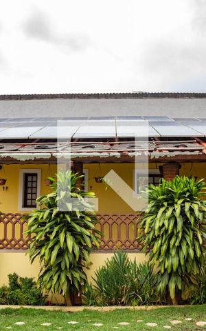 Casa à venda com 313m², 4 quartos e 3 vagas Casa à venda com 313m², 4 quartos e 3 vagasSistema de aquecimento solar