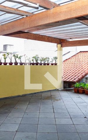 Casa à venda com 313m², 4 quartos e 3 vagas Casa à venda com 313m², 4 quartos e 3 vagasGaragem