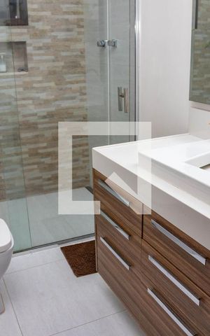 Casa à venda com 313m², 4 quartos e 3 vagas Casa à venda com 313m², 4 quartos e 3 vagasBanheiro social 2