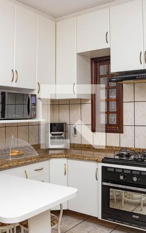 Casa à venda com 313m², 4 quartos e 3 vagas Casa à venda com 313m², 4 quartos e 3 vagasCozinha