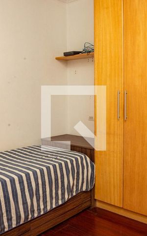 Casa à venda com 313m², 4 quartos e 3 vagas Casa à venda com 313m², 4 quartos e 3 vagasQuarto 3