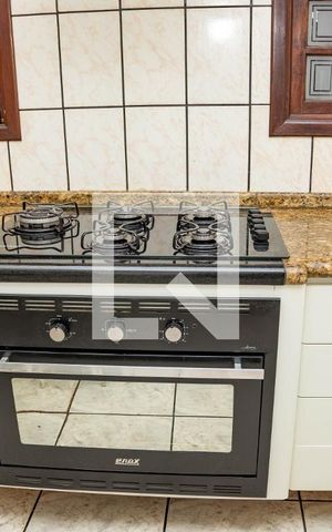 Casa à venda com 313m², 4 quartos e 3 vagas Casa à venda com 313m², 4 quartos e 3 vagasCozinha