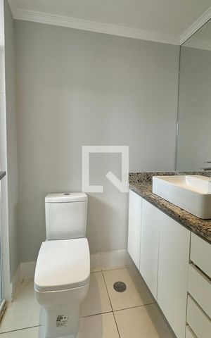 Apartamento à venda com 66m², 2 quartos e 1 vagaBanheiro da Suíte 1