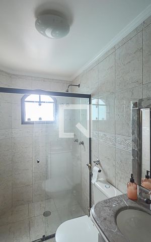 Casa à venda com 350m², 4 quartos e 4 vagas Casa à venda com 350m², 4 quartos e 4 vagasBanheiro da Suíte 3