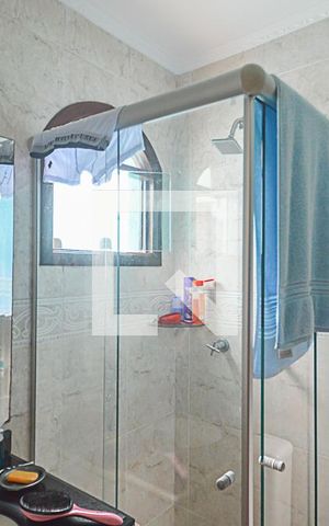 Casa à venda com 350m², 4 quartos e 4 vagas Casa à venda com 350m², 4 quartos e 4 vagasBanheiro da Suíte 2