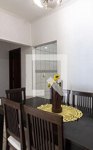 Casa para alugar com 180m², 3 quartos e 1 vaga Casa para alugar com 180m², 3 quartos e 1 vagaSala de Jantar