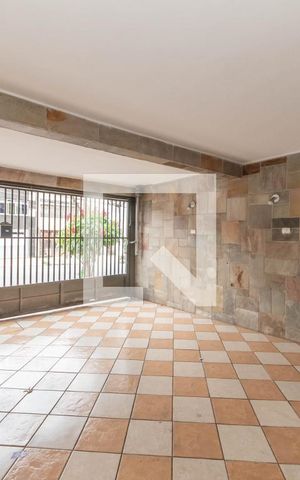 Casa à venda com 203m², 4 quartos e 2 vagas Casa à venda com 203m², 4 quartos e 2 vagasGaragem