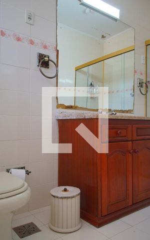 Casa à venda com 270m², 4 quartos e 4 vagasBanheiro da Suíte 1