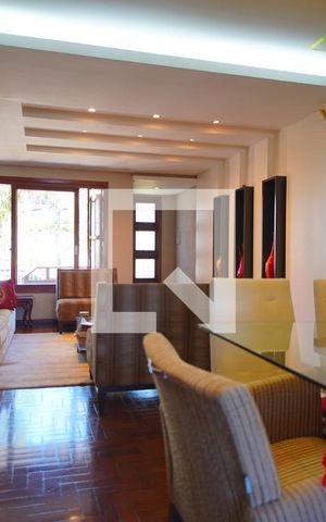 Casa à venda com 270m², 4 quartos e 4 vagasSala