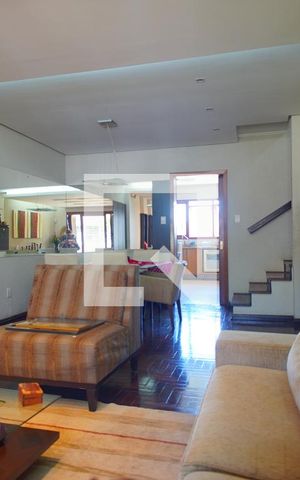 Casa à venda com 270m², 4 quartos e 4 vagasSala