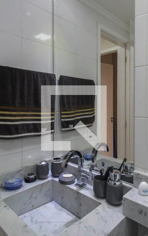 Apartamento à venda com 47m², 2 quartos e 1 vaga Apartamento à venda com 47m², 2 quartos e 1 vagaBanheiro